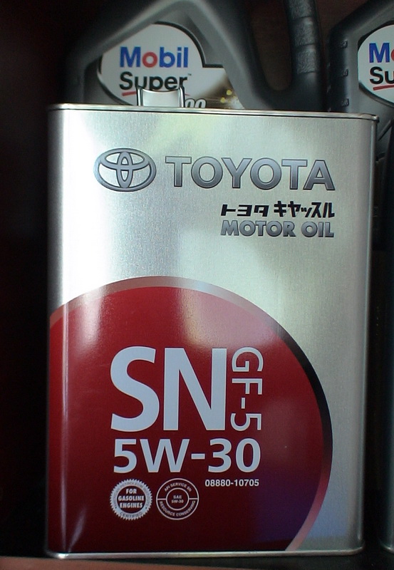 Моторное масло OE TOYOTA SN 5W30 4L CASTLE MOTOR OIL металлическая банка